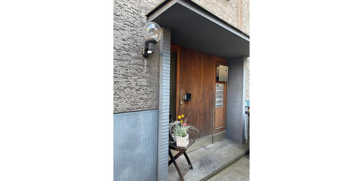 Dachgeschoßwohnung Wuppertal Gemarkung Nächstebreck - 2.5 Zimmer, 63 m&sup2;, 660&euro; | Angebot:25645309