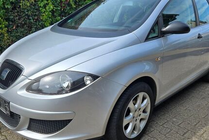 Seat Altea 171.923 km 2.450 € Oberhausen 46149