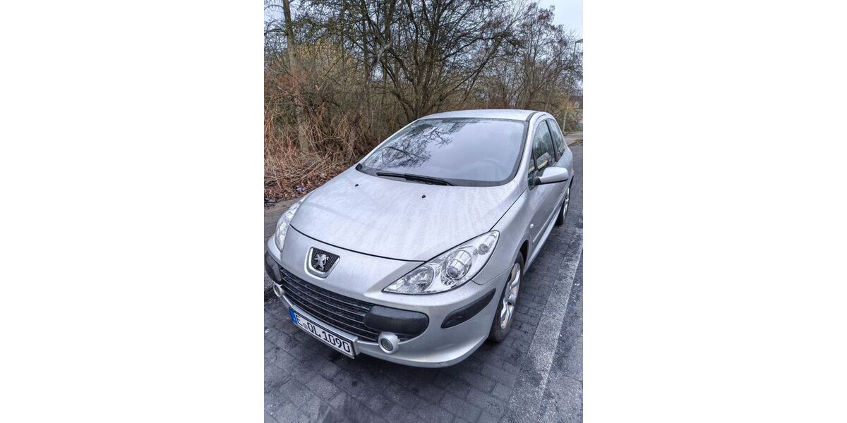 Peugeot 307 135.000 km 1.700 &euro; Essen 45357