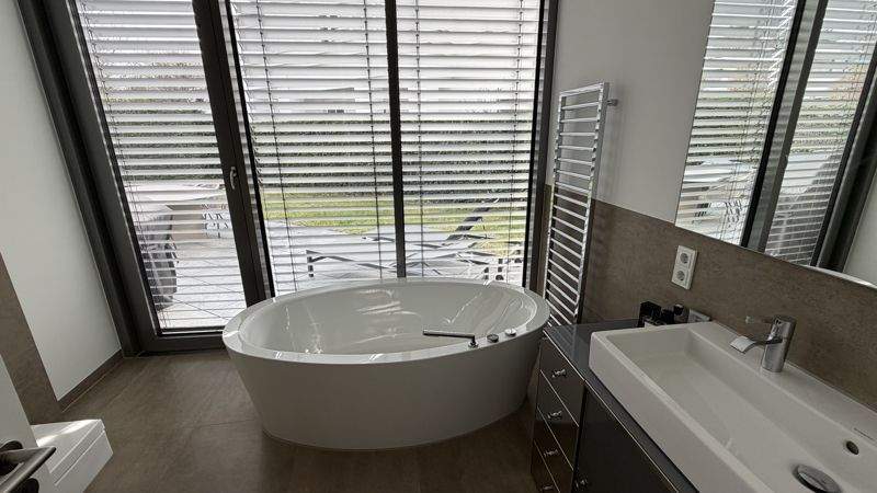 Etagenwohnung Essen Bredeney - 5 Zimmer, 190 m&sup2;, 2.700&euro; | Angebot:25428573