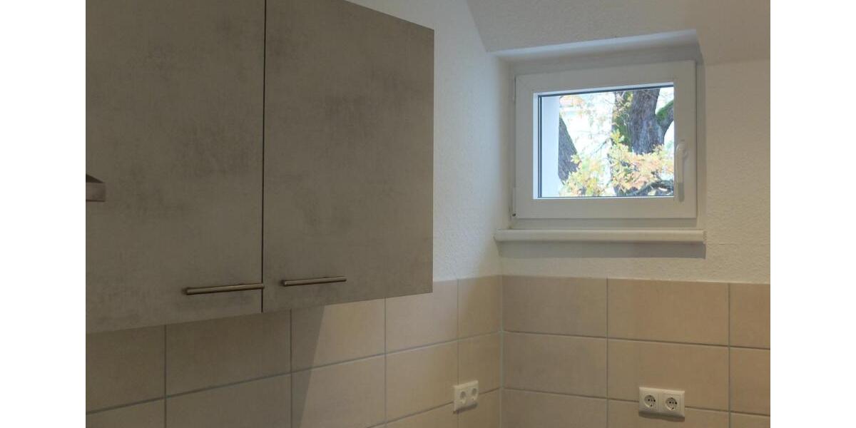 83 qm Charlottenburg aufwendig saniert mit Option auf Stellplatz. 3 zimmer