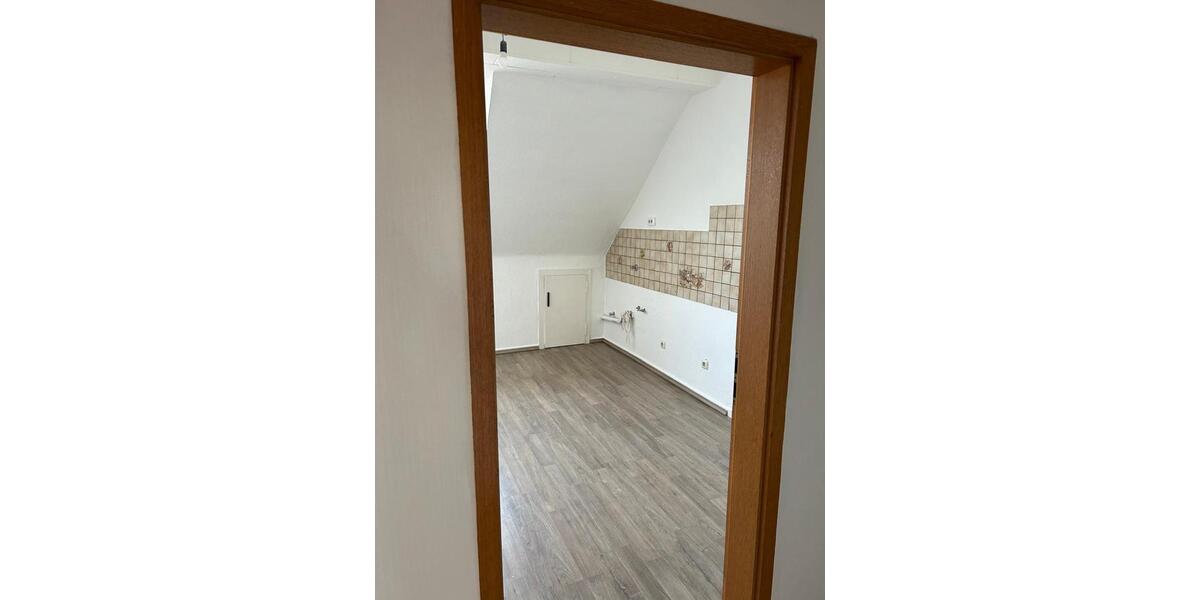 Dachgeschoßwohnung Bochum Höntrop - 3 Zimmer, 52 m&sup2;, 400&euro; | Angebot:25749473