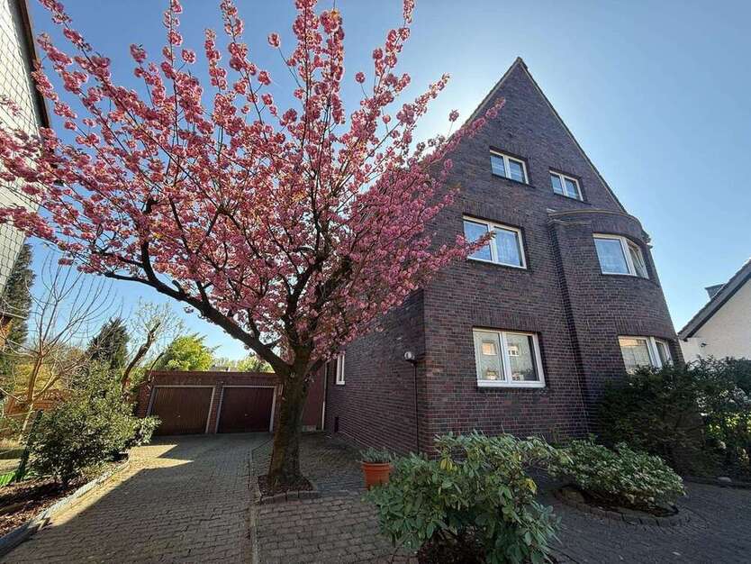 Haus zum Kaufen in Oberhausen 599.500 € 282 m²