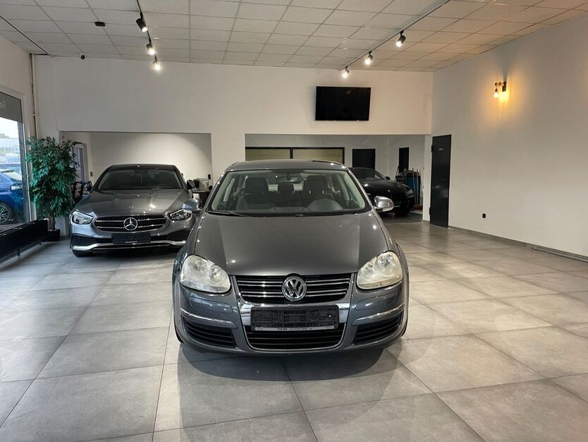 VW Jetta 118.700 km 3.890 € Oberhausen 46049