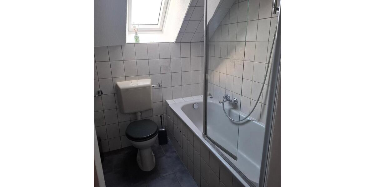 Dachgeschoßwohnung Witten Annen - 3.5 Zimmer, 82 m&sup2;, 129.000&euro; | Angebot:27000619