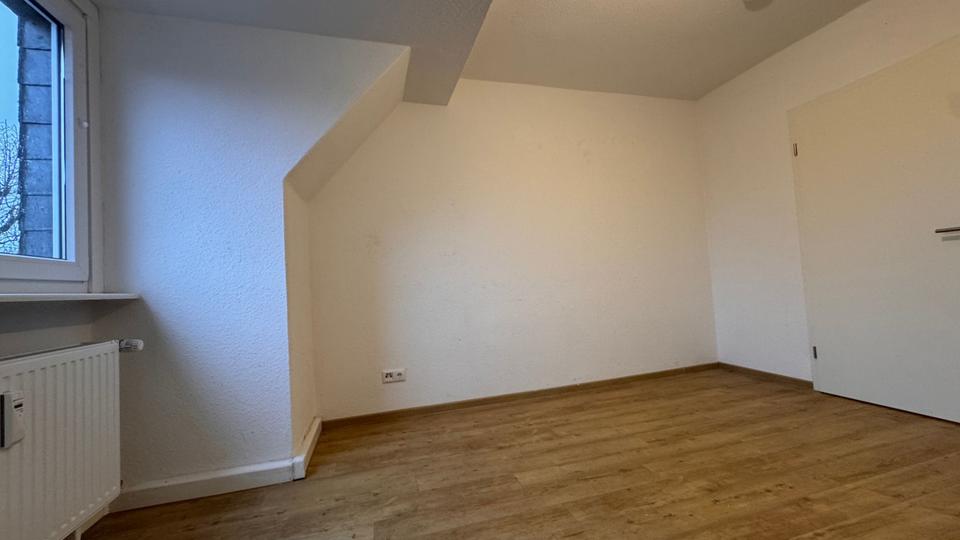 Dachgeschoßwohnung Essen Stadtbezirk VI - 2 Zimmer, 40 m&sup2;, 435&euro; | Angebot:24967368