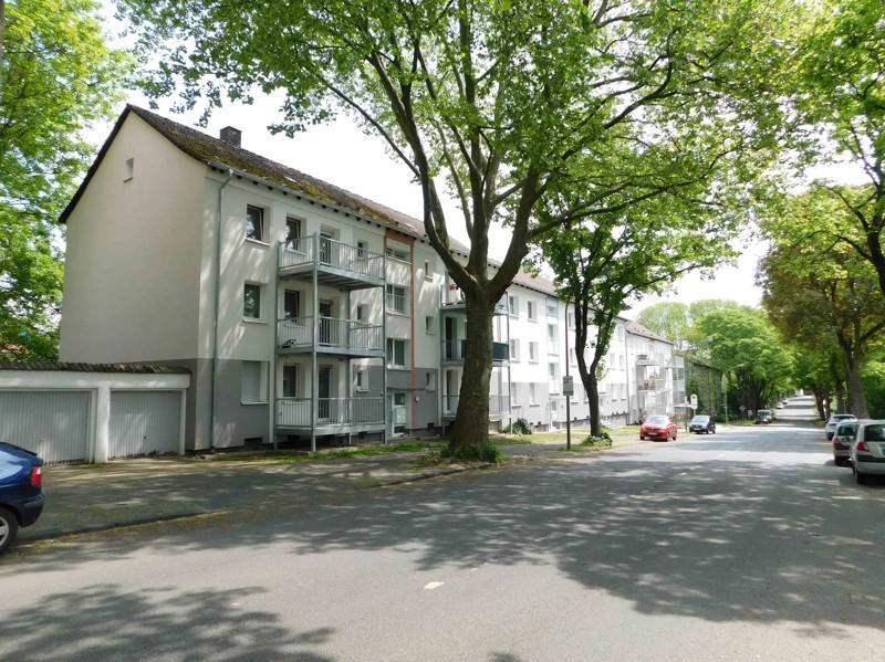 Schöne 2-R-Wohnung mit Balkon !