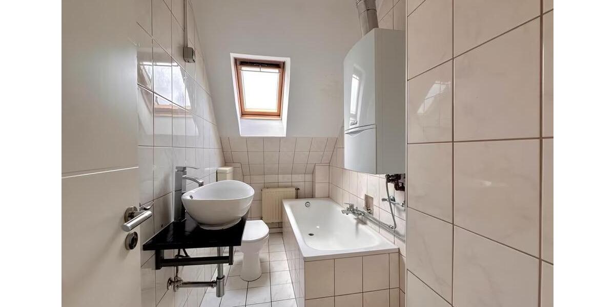 Dachgeschoßwohnung Gelsenkirchen - 4 Zimmer, 73 m&sup2;, 520&euro; | Angebot:26678946