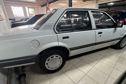 Opel Ascona 49.000 km 4.444 &euro; Oberhausen 46119