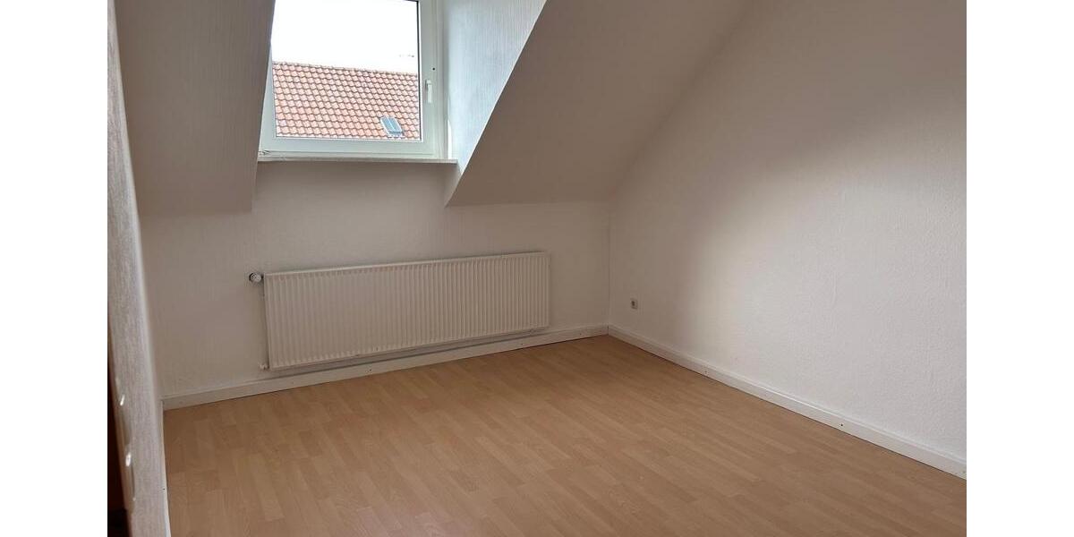 Dachgeschoßwohnung Bochum Höntrop - 3 Zimmer, 52 m&sup2;, 400&euro; | Angebot:25749473