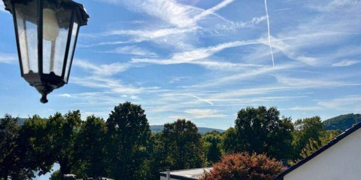 Top sanierte DG-Wohnung in gepflegtem 3FH mit Ruhrblick 4 zimmer