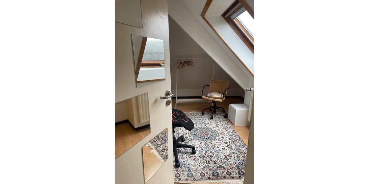 Dachgeschoßwohnung Essen Stadtbezirk IX - 2 Zimmer, 30 m&sup2;, 525&euro; | Angebot:25784098