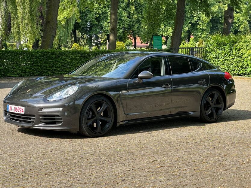 Porsche Panamera 235.000 km 20.950 € Bergkamen 59192