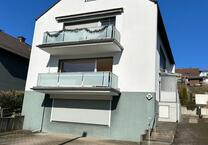 Sanierte Wohnung 82m² +Balkon, neuem Bad mit Dusche und Parkplatz