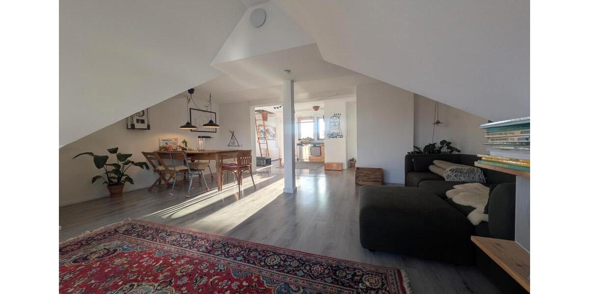 Dachgeschoßwohnung Bochum Günnigfeld - 4 Zimmer, 110 m&sup2;, 1.175&euro; | Angebot:26488136