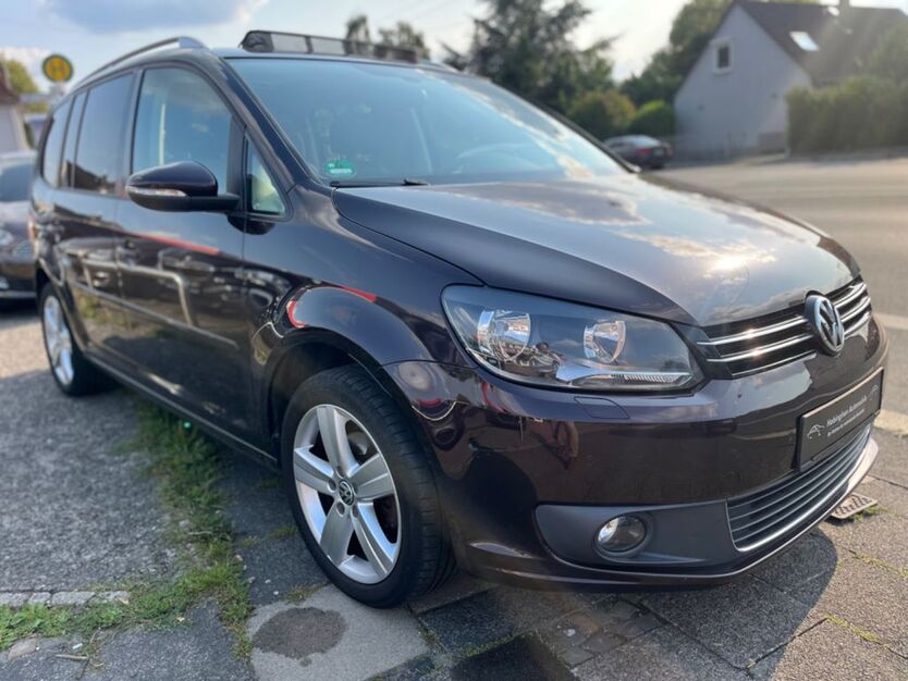 VW Touran 235.000 km 5.800 € Castrop Rauxel 44579