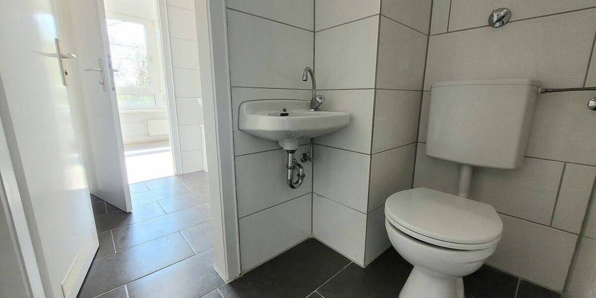 Etagenwohnung Essen Freisenbruch - 3 Zimmer, 74 m&sup2;, 599&euro; | Angebot:26903978