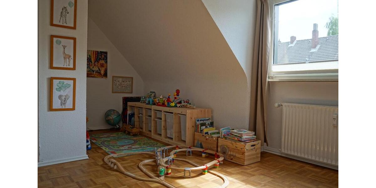 Dachgeschoßwohnung Essen Stadtbezirk II - 4 Zimmer, 95 m&sup2;, 379.000&euro; | Angebot:25960748