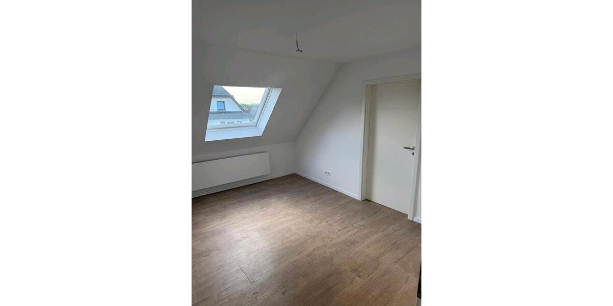Dachgeschoßwohnung Hagen Hohenlimburg - 5 Zimmer, 85 m&sup2;, 750&euro; | Angebot:25087055