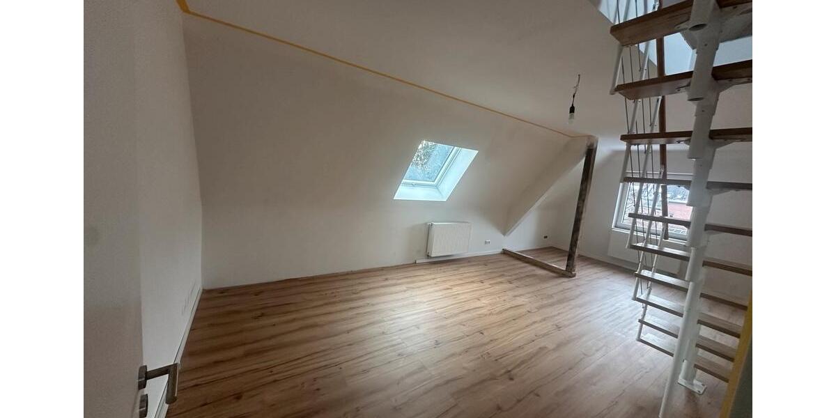 Dachgeschoßwohnung Oberhausen Alsfeld - 3.5 Zimmer, 83 m&sup2;, 908&euro; | Angebot:24631691