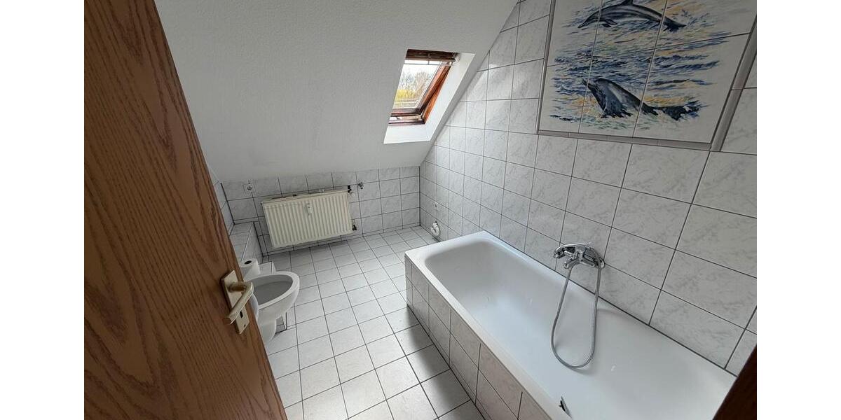 Dachgeschoßwohnung Bochum Günnigfeld - 3 Zimmer, 80 m&sup2;, 780&euro; | Angebot:25640135
