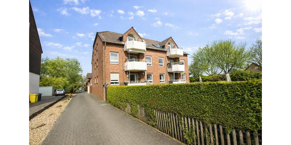 Dachgeschoßwohnung Bottrop Feldhausen - 4 Zimmer, 94 m&sup2;, 860&euro; | Angebot:25743434