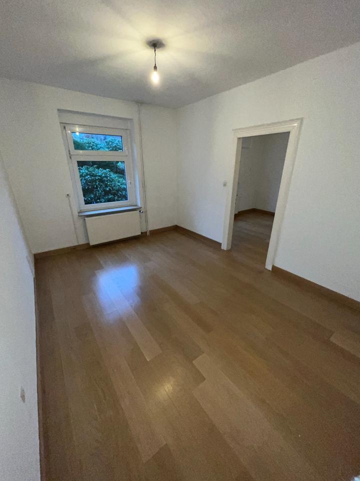 Mehr- Einfamilienhaus mit viel Platz und Garten -PROVISIONSFREI-
