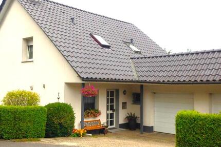 Freistehendes EFH mit Weitblick + perfekter Anbindung