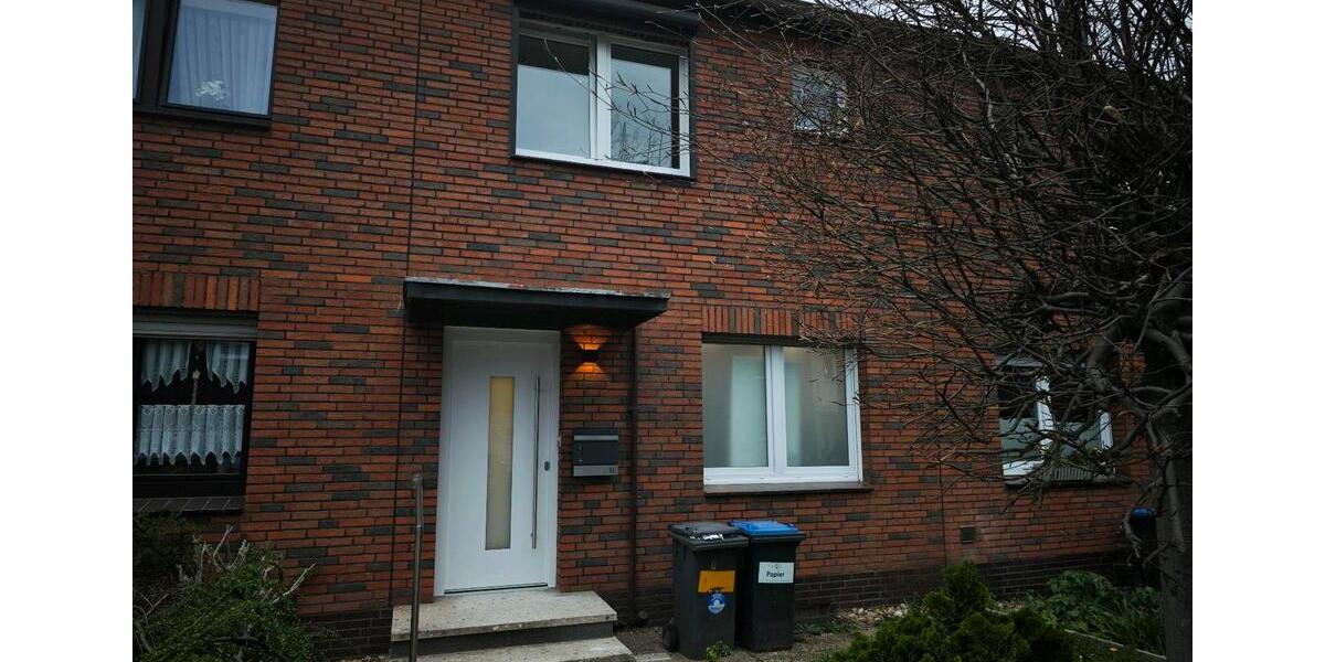 Reihenhaus Oberhausen Schmachtendorf - 4 Zimmer, 90 m&sup2;, 319.000&euro; | Angebot:26118921