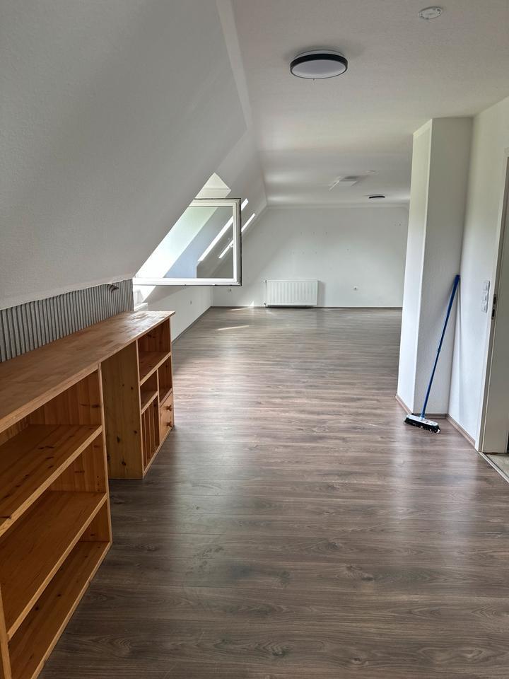 Ruhige DachWohnung mit Garten