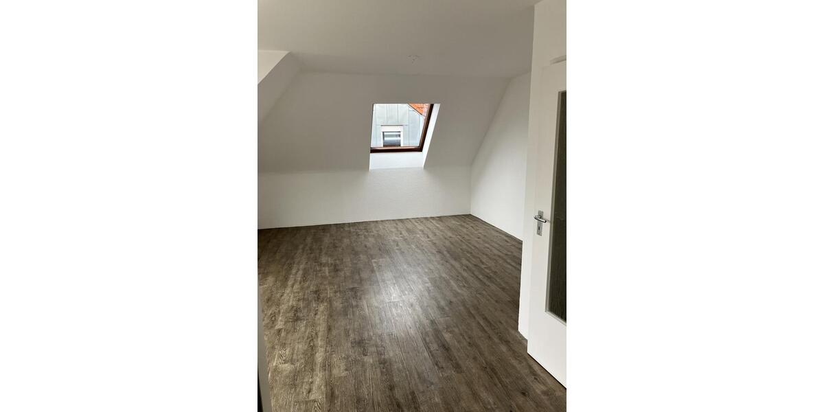 Dachgeschoßwohnung Lünen Brambauer - 3.5 Zimmer, 75 m&sup2;, 420&euro; | Angebot:24565792