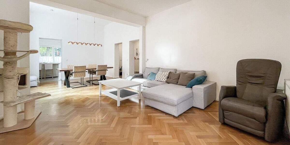 5,5 Zimmer - Terrasse - kernsaniert - inkl. Einbauküche - Stellplatz 5 zimmer