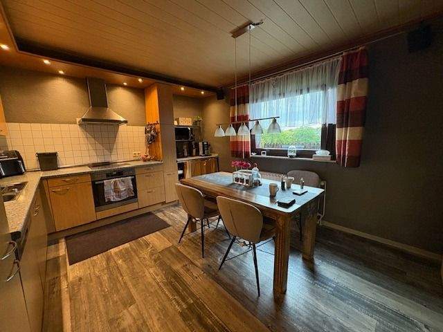 Freistehendes Einfamilienhaus zur Miete 6 zimmer