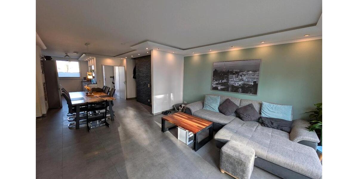 Modernes energieeffizientes Reihenendhaus mit Blick ins Grüne 5.5 zimmer