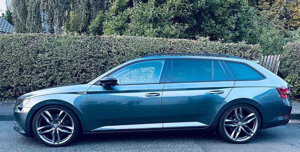 Skoda Superb 71.000 km 26.200 € Wuppertal 42369