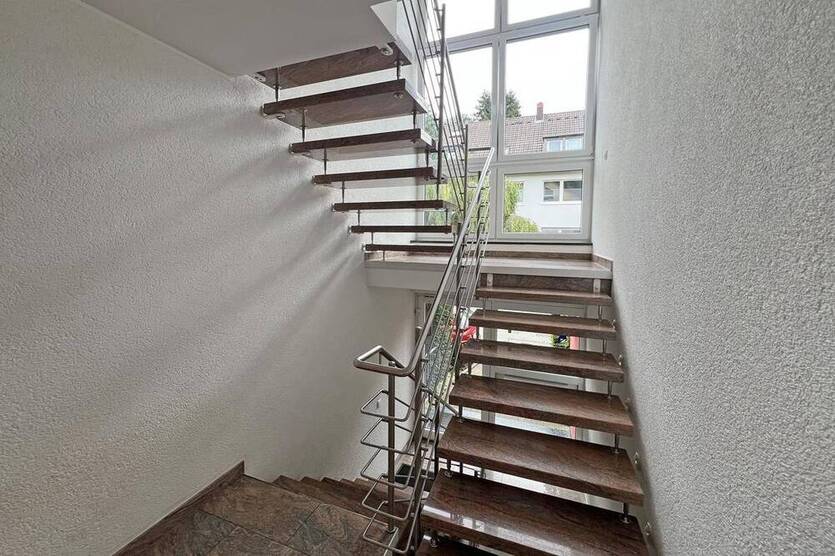 Raus aus dem Trubel :) Große 2½ R.-Maisonette mit Balkon & Garten-Mitbenutzung in Stadtwald