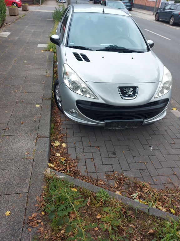 Peugeot 206 178.000 km 2.600 € Bottrop 46240