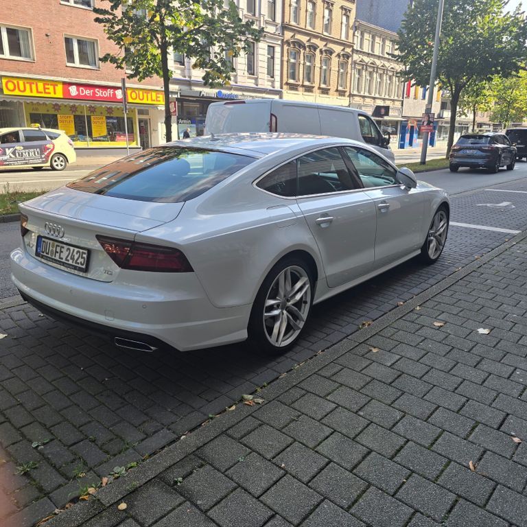 Audi A7 190.000 km 25.500 € Duisburg 47051