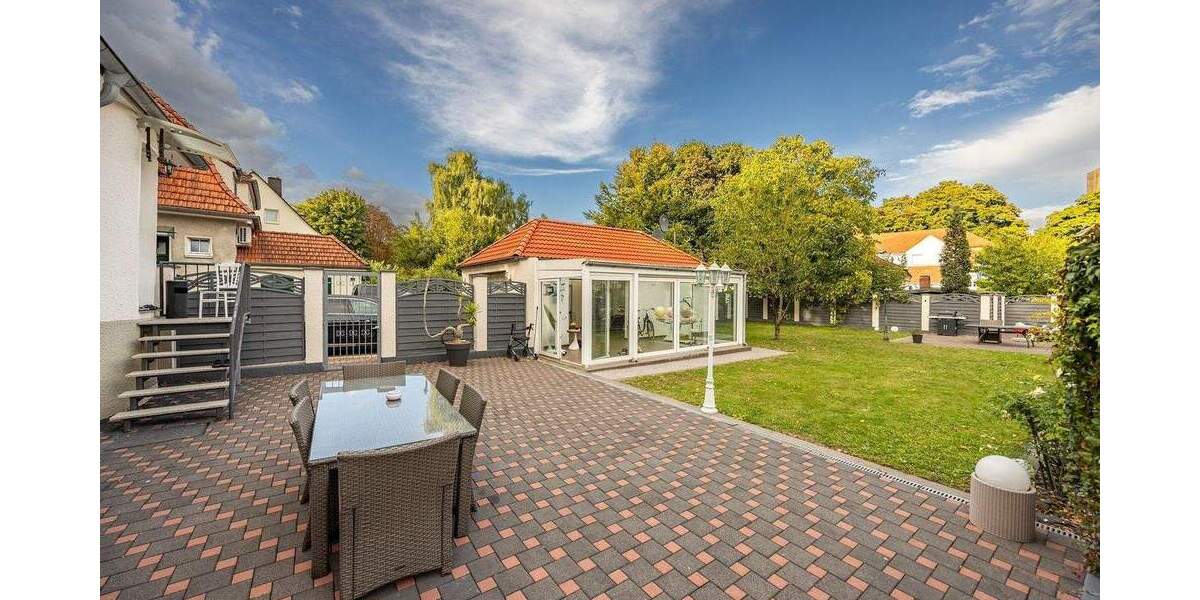 Wohnen in der Gartenstadt mit schönem Garten, Palmen, Garage 6 zimmer