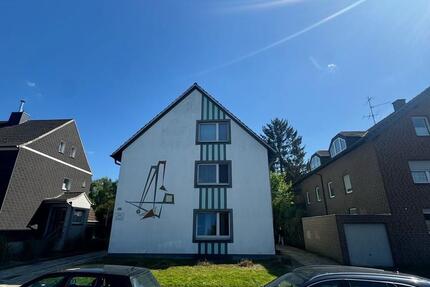 Freistehendes Dreifamilienhaus mit Baugrundstück