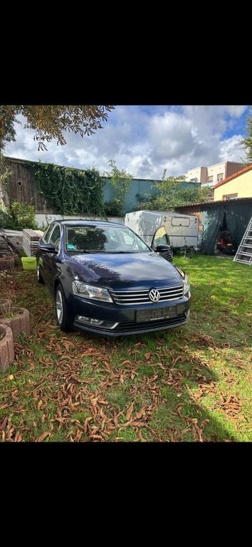 VW Passat 223.000 km 7.200 € Essen 45127