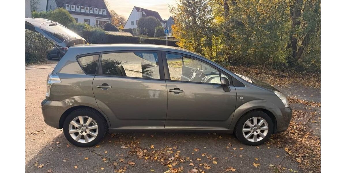 Toyota Corolla Verso 139.573 km 3.999 € Essen 45277