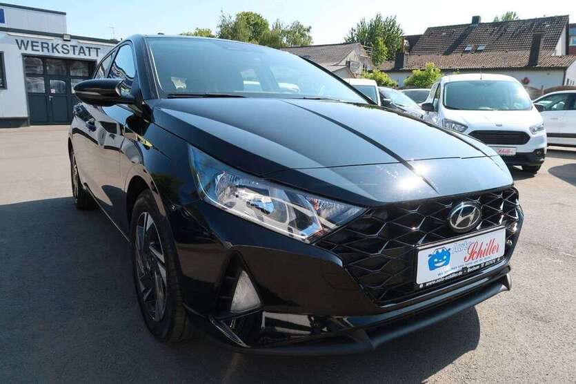 i20