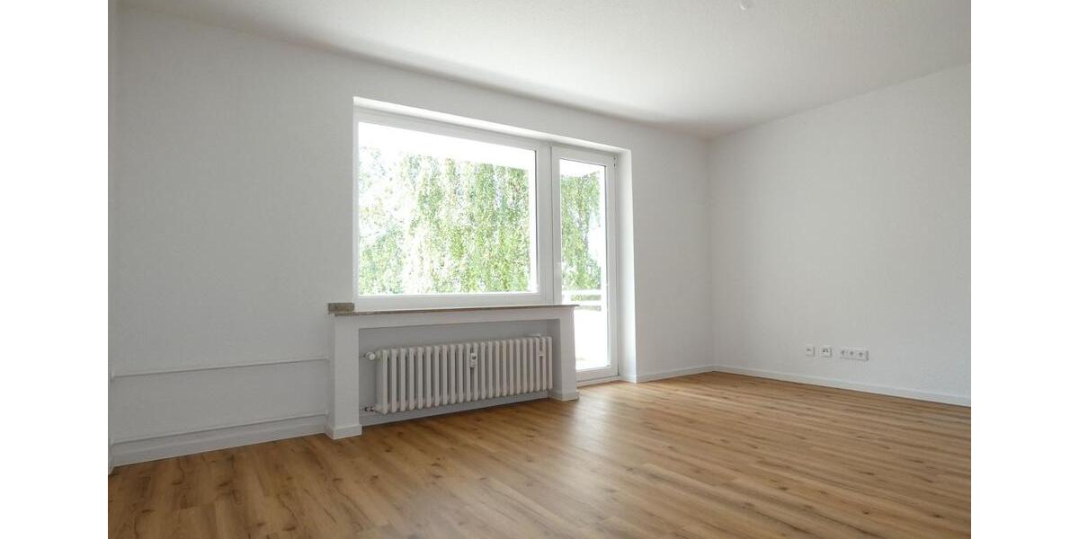 *** Attraktive 3-Zi.-Whg. mit Balkon! Erstbezug nach Sanierung! *** 3 zimmer