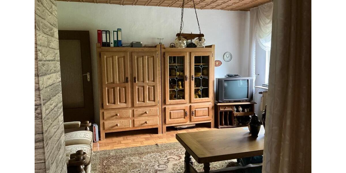 Einfamilienhaus in bester Lage, große Garage mit Eigentumsgrundst 6 zimmer
