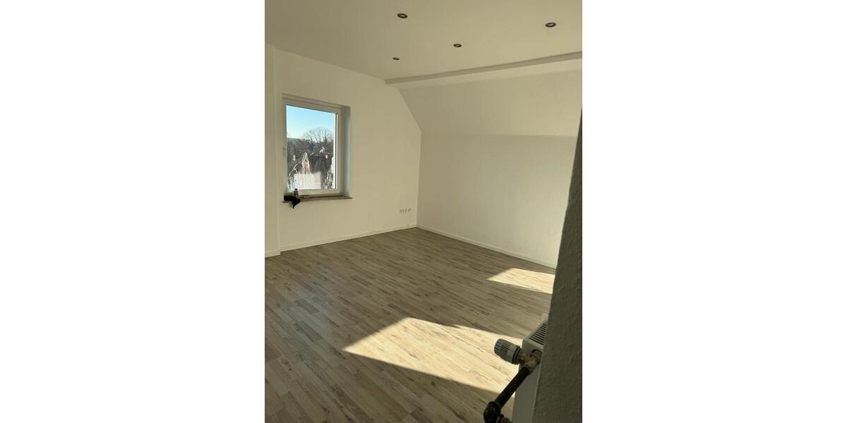 Dachgeschoßwohnung Recklinghausen - 2.5 Zimmer, 65 m&sup2;, 600&euro; | Angebot:25656593