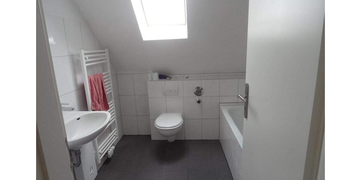 DG Wohnung mit Balkon 3 zimmer