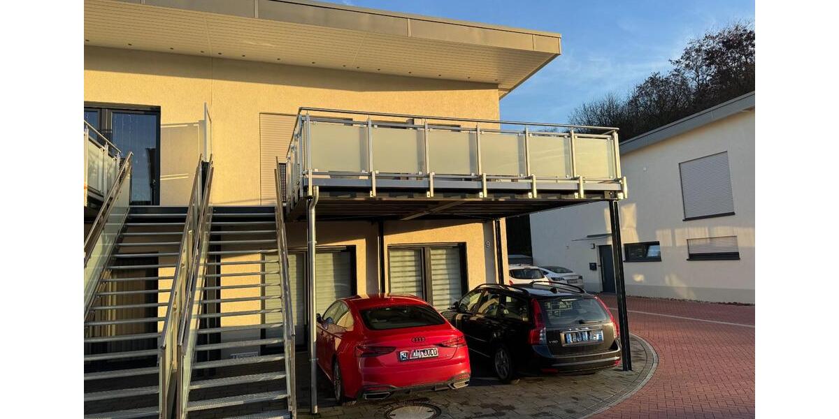 Wunderschöne Neubauwohnung mit großer TerrasseBalkon 3 zimmer