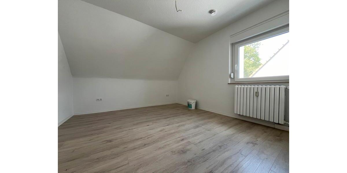 Modernes Wohnen: Charmante 2-Zimmer-Dachgeschosswohnung 2.5 zimmer