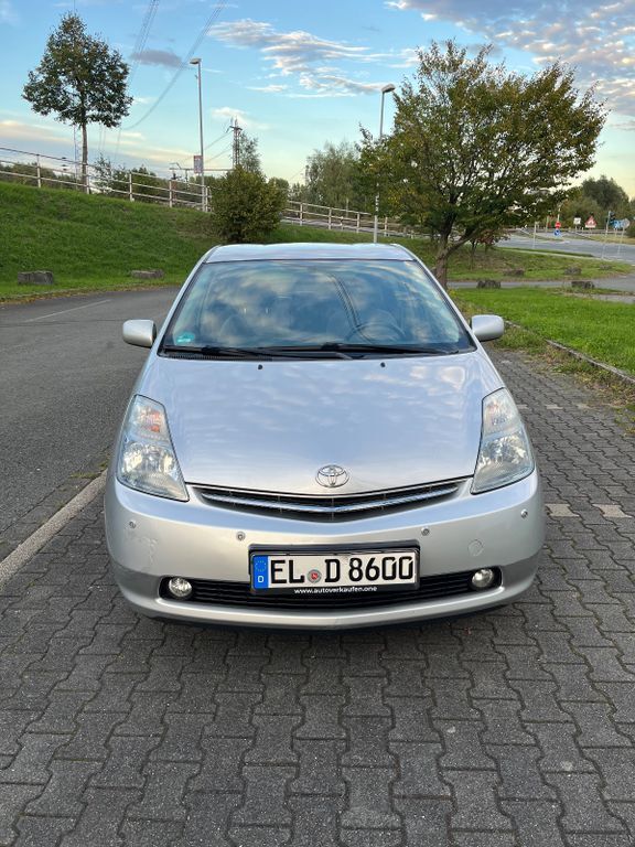 Toyota Prius 218.279 km 5.300 € Gelsenkirchen 45891